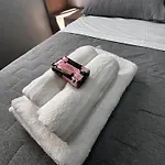 Studio For 2 People Steps From Copacabana Beach